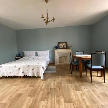 Casa de Férias Le Camp Romain, Maison Familiale Avec Terrain