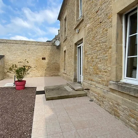 Le Camp Romain, Maison Familiale Avec Terrain