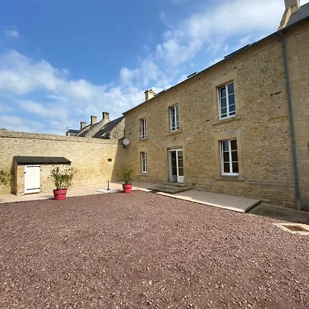 Le Camp Romain, Maison Familiale Avec Terrain Casa de Férias *